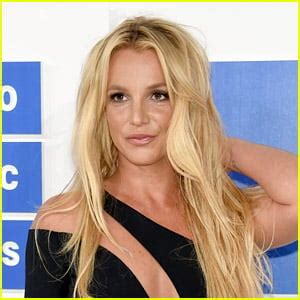 brittney spears nude instagram|Britney Spears Poses Completely Naked on the Beach in New。